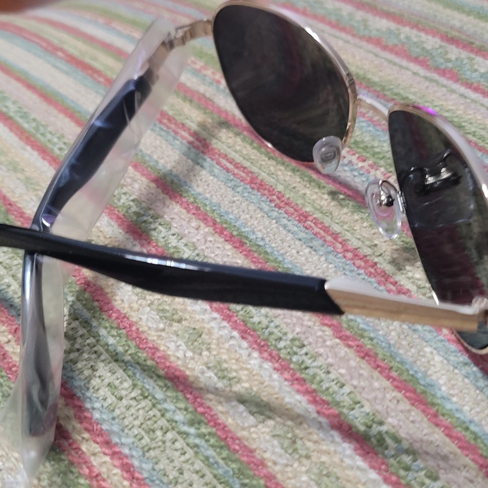 Stylish Blue Aviator Sunglasses - Picture 4 of 4